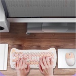 Bodhi2000 Juego de teclado y ratón práctico de ahorro de energía de dibujos animados inalámbrico teclado ratón peine conjunto beige claro - Imagen 4
