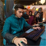 Logitech G213 Prodigy Teclado Gaming con Reposamuñecas, RGB LIGHTSYNC, Teclas Retroiluminada & 305 LIGHTSPEED Ratón Gaming Inalámbrico, Captor Hero 12K, 12,000 dpi - Imagen 3