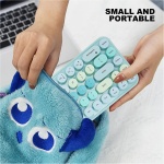 suick Combo de Teclado y Ratón, Ergonómico, 3 dpi, 2,4 GHz, Bonito Juego de Teclado Inalámbrico Retro, 68 Teclas Redondas, Receptor USB para Viajes (Color Mezclado Azul) - Imagen 2